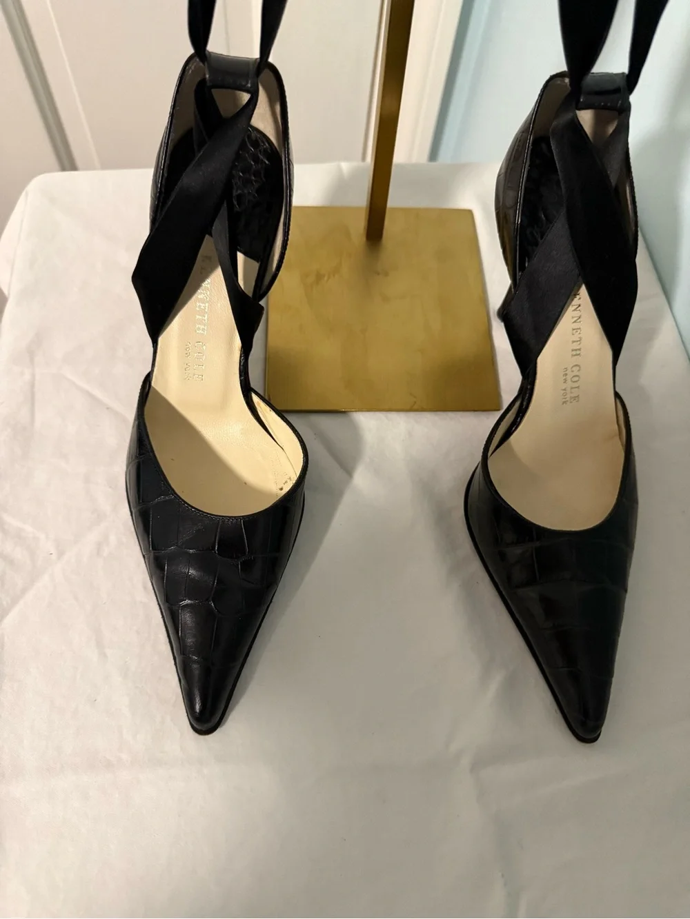 Kenneth Cole Black Pointed Lace-Up Women’s Pumps! - Picture 3 of 11